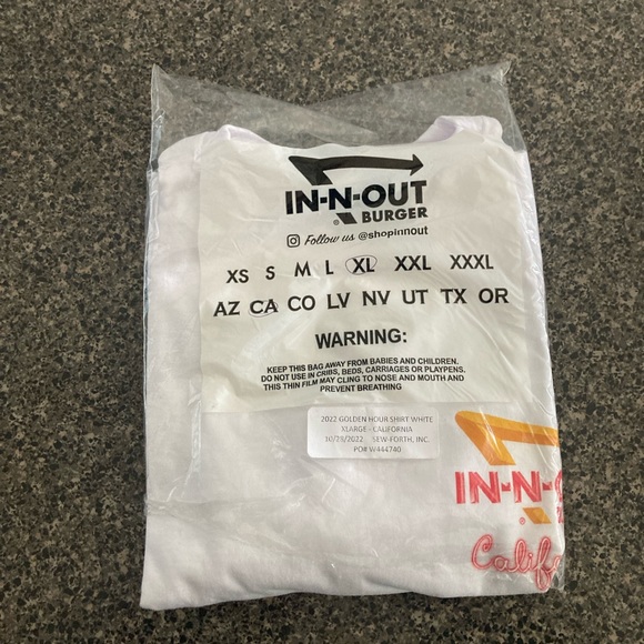 In-N-Out XL T-shirt - California- New - Picture 2 of 4